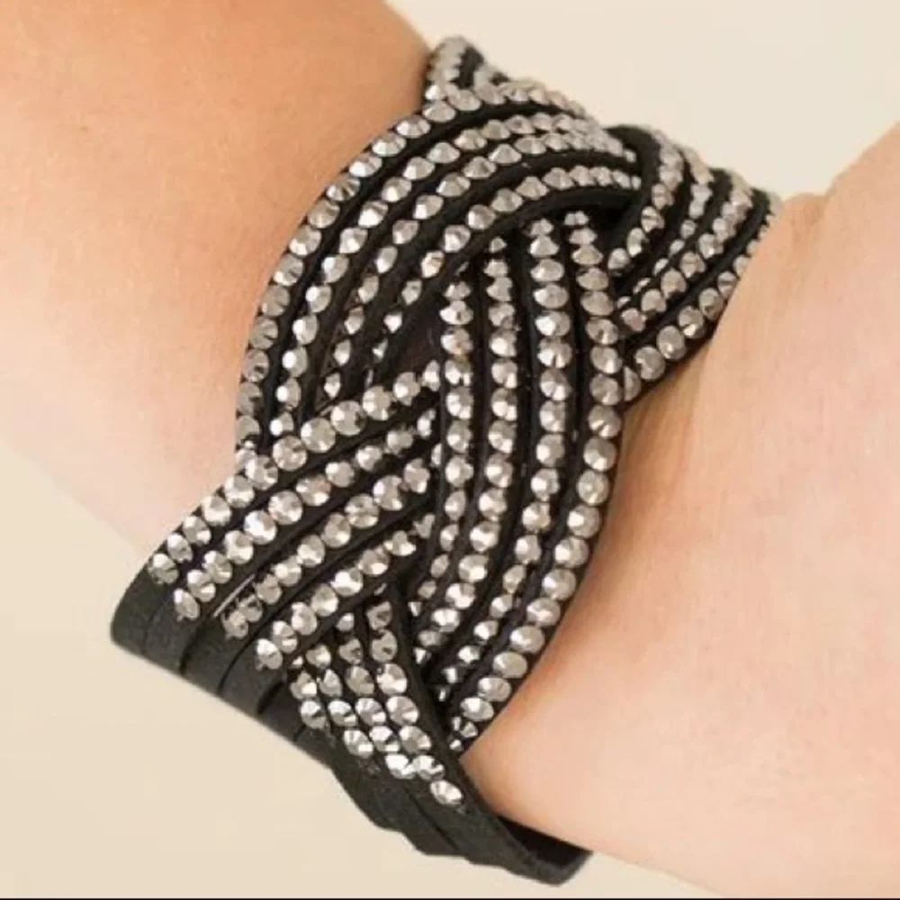 Top Class Chic Black Urban Bling Snap Bracelet - Picture 1 of 2